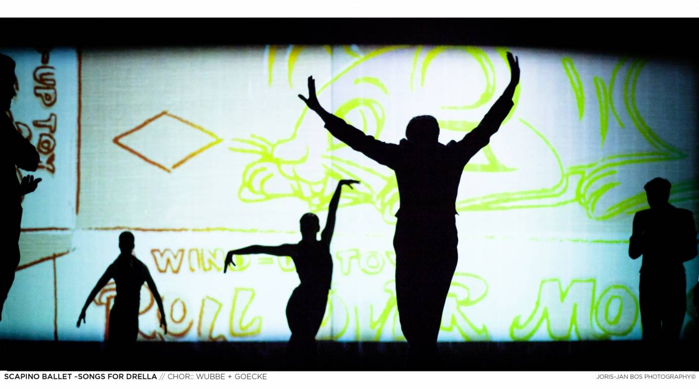 Scapino Ballet Rotterdam dancers in silouette during 